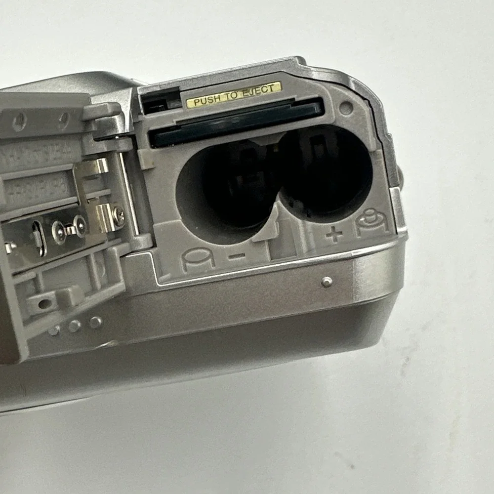 Fujifilm Digital Camera FinePix A210 3.2MP in Silver - Tested Memory Card & Case